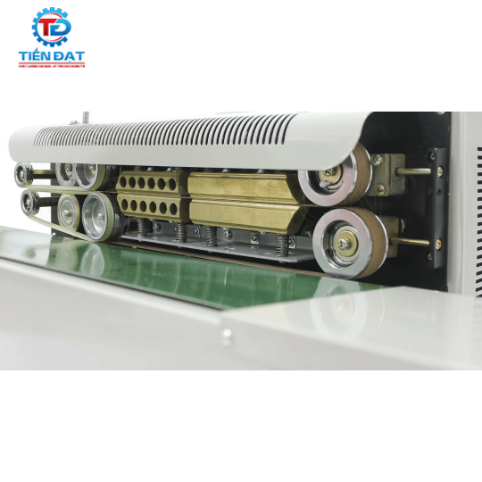 Máy dán miệng túi bán tự động CFR-900