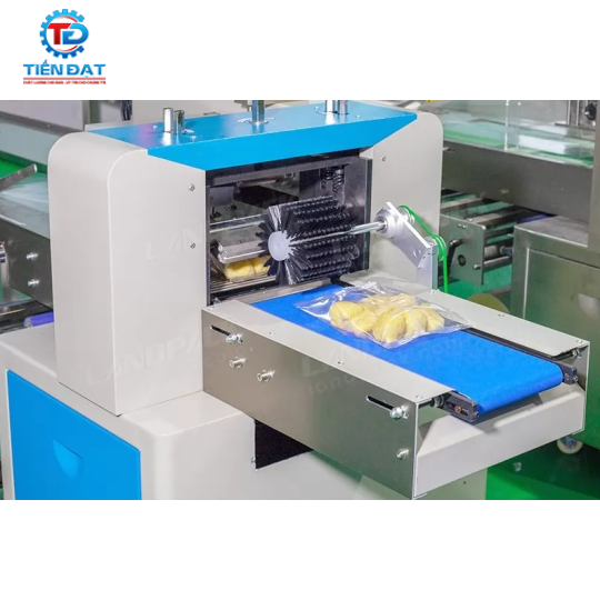 Máy đóng gói dạng băng tải với 3 động cơ