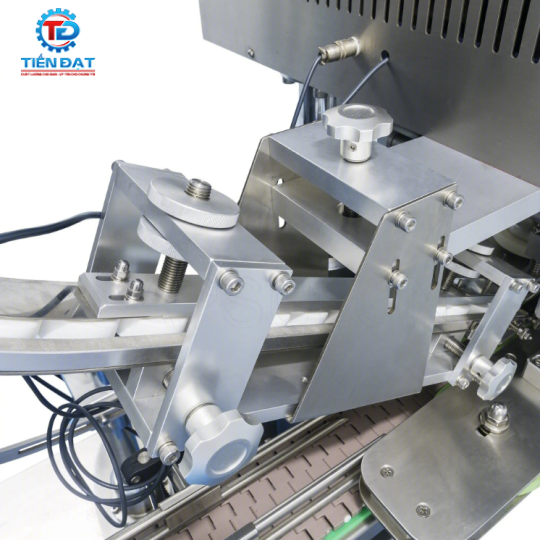 Máy đóng nắp chai tự động PBX-160